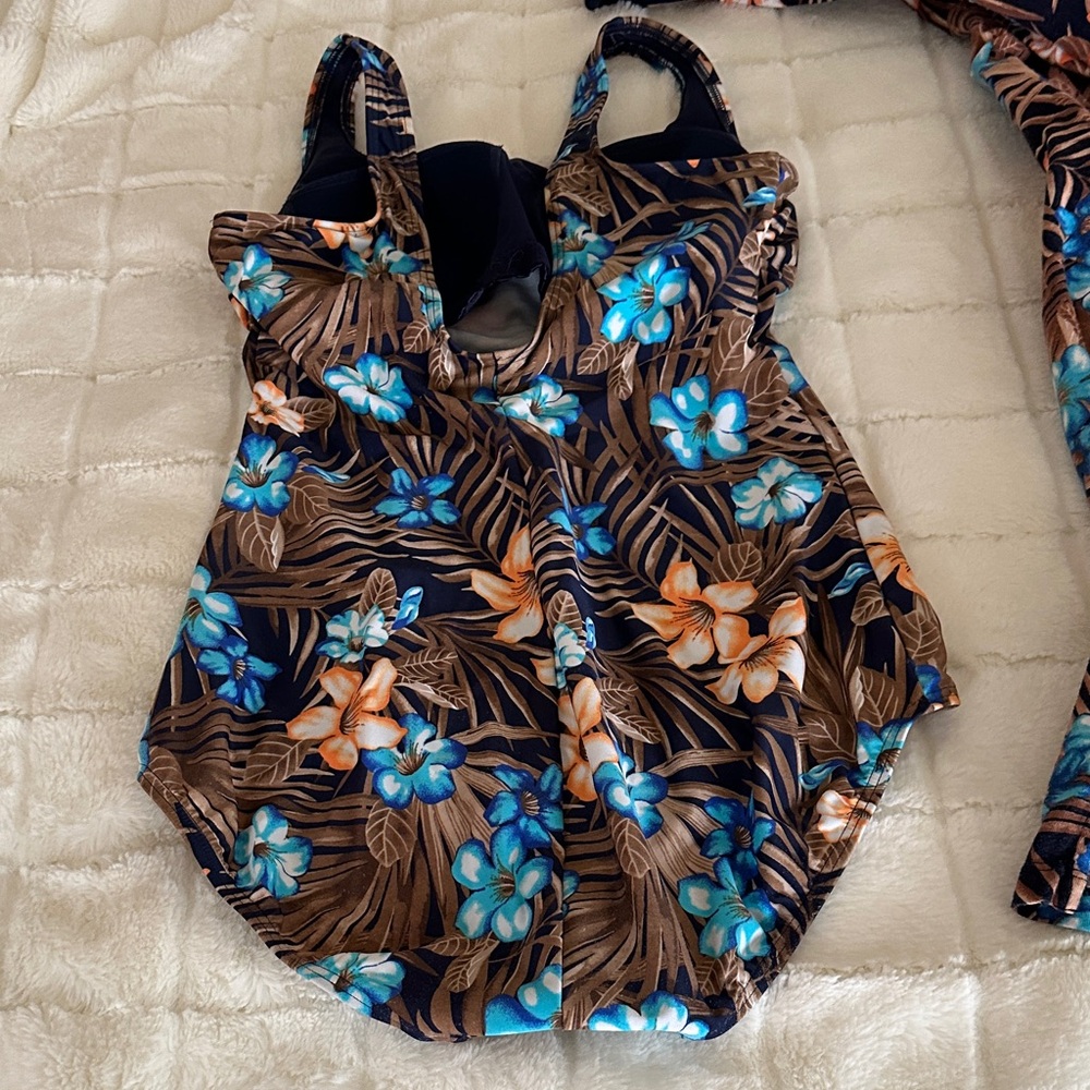 Lands' End One-Piece size 10 D with Blue & Orange Blooms and matching coverup - Picture 2 of 5